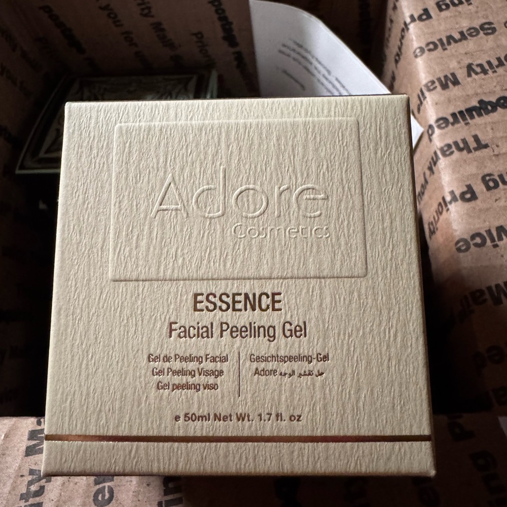 Essence Facial Peeling Gel - Cream